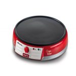 Червено и сребристо Уред за палачинки PARTY TIME с гладка кръгла повърхност за готвене, включваща регулируеми копчета за контрол на температурата и светлинни индикатори.
