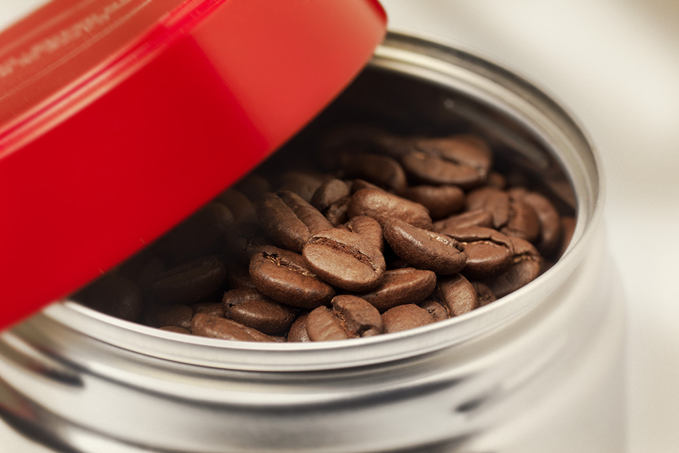 250 г ILLY ESPRESSO - КАФЕ НА ЗЪРНА - 250 г кафе на зърна в буркан с червен капак.