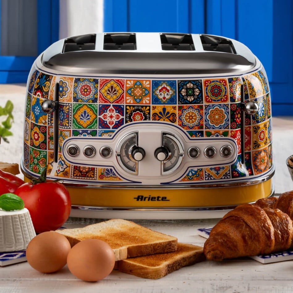 Тостер Ariete Positano с уникален италиански дизайн, ярки плочки и капацитет за 4 филии – стилен уред за модерна кухня.