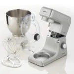 Планетарен миксер Gourmet Supreme 10L включва купа, метла, бъркалка, кука за тесто и предпазител от пръски.