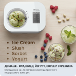 Флатлей снимка на машината за сладолед с компресор „Gran Gelato 4in1“, пълна със сладолед с вкус на фисташки, заобиколена от купички със сладолед, пресни горски плодове, фисташки и клонче мента. Текстът подчертава четирите ѝ програми: „Сладолед“, „Слаш“, „Сорбе“ и „Йогурт“.